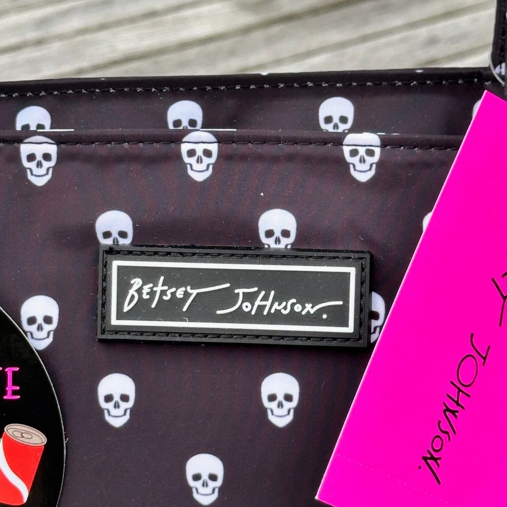 Betsey Johnson White Skull Insulated Lunch Tote Satchel Black White TBJ-0464 NEW